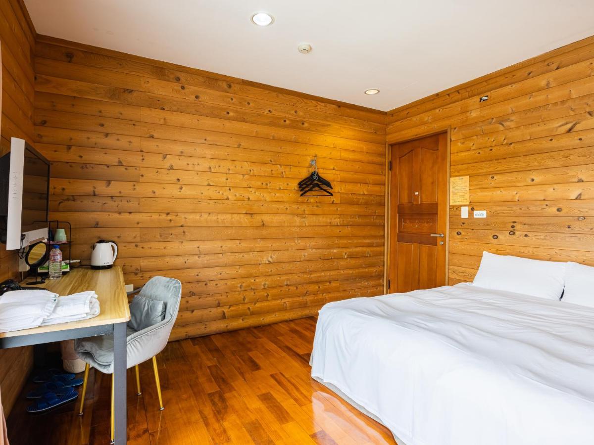 Bishui Shanju Lakeside B&B Yuchi Exteriör bild
